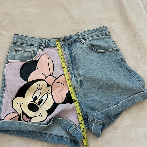 Her Universe Disney Minnie Mouse Y2K Mom Shorts Size 11 - Picture 6 of 6